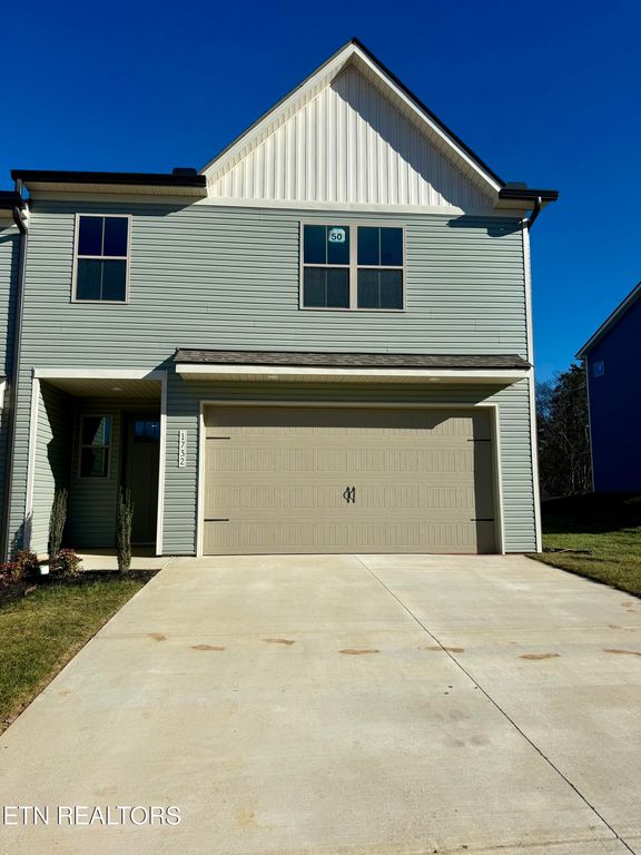 1732 Bennett Village Drive, Maryville, TN 37804