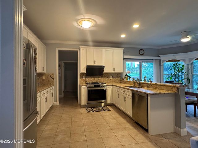 8 Bunting Terrace, Morganville, NJ 07751