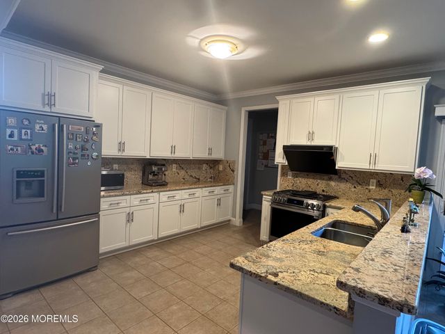 8 Bunting Terrace, Morganville, NJ 07751