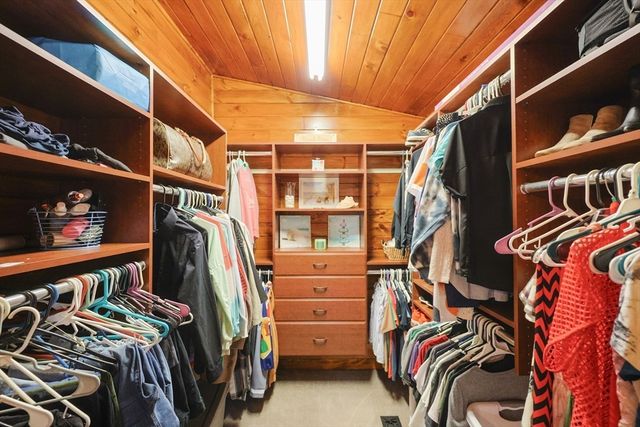 45 Greenfield Rd, Westport, MA 02790