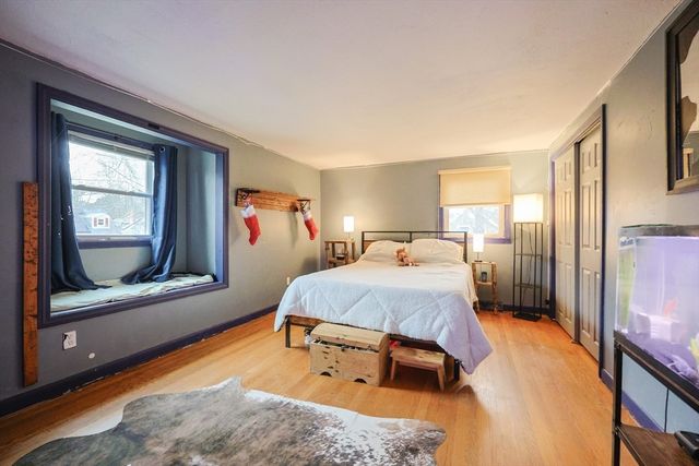 45 Greenfield Rd, Westport, MA 02790