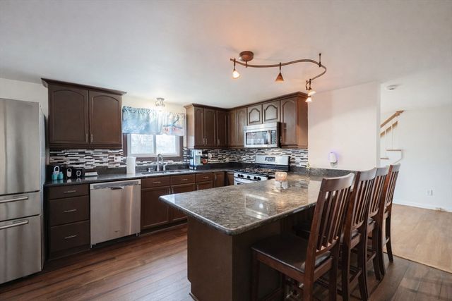 45 Greenfield Rd, Westport, MA 02790