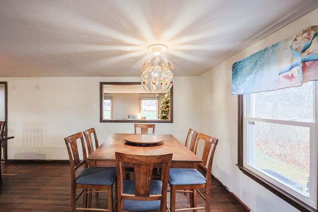 45 Greenfield Rd, Westport, MA 02790