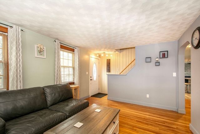 214 Mechanic St, Foxboro, MA 02035