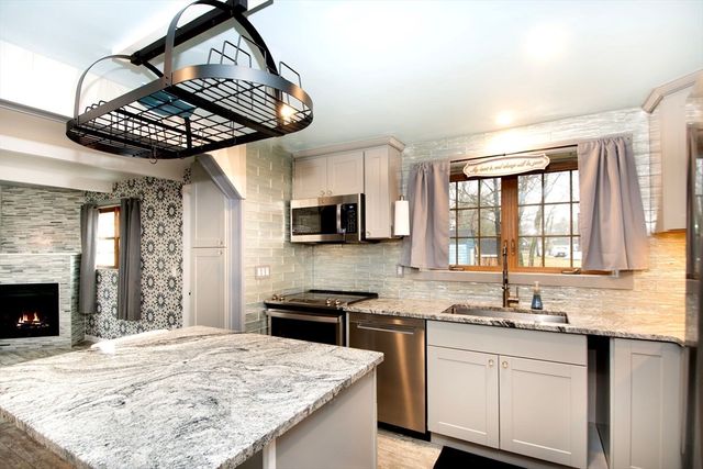 214 Mechanic St, Foxboro, MA 02035