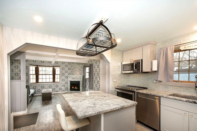 214 Mechanic St, Foxboro, MA 02035