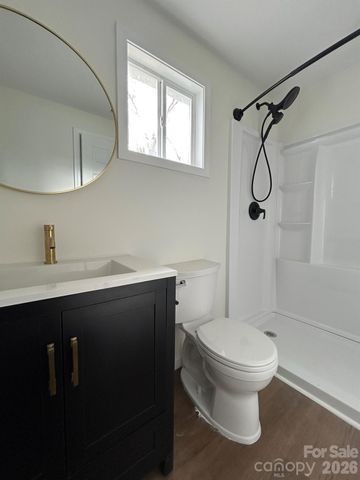 83 Hillside Street, Franklin, NC 28734