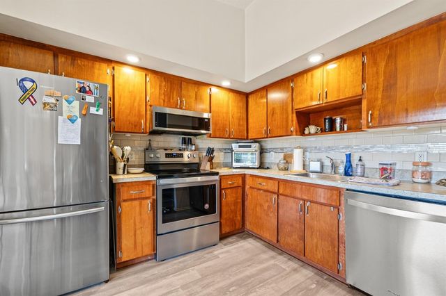 9979 88TH WAY, Seminole, FL 33777