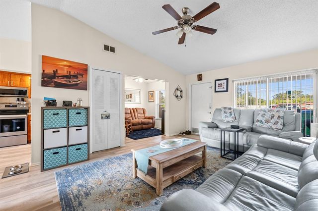 9979 88TH WAY, Seminole, FL 33777