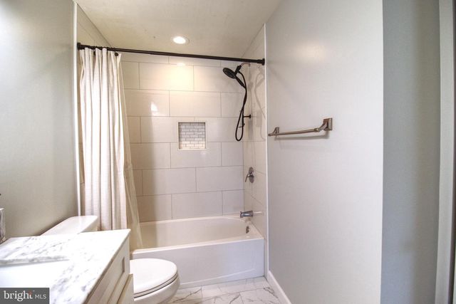 82 LITTLE CREEK LN, La Plata, MD 20646