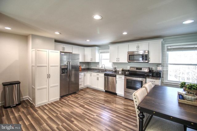 82 LITTLE CREEK LN, La Plata, MD 20646