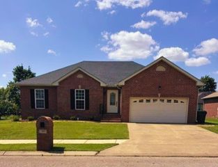 659 Lilycrest Dr, Gallatin, TN 37066