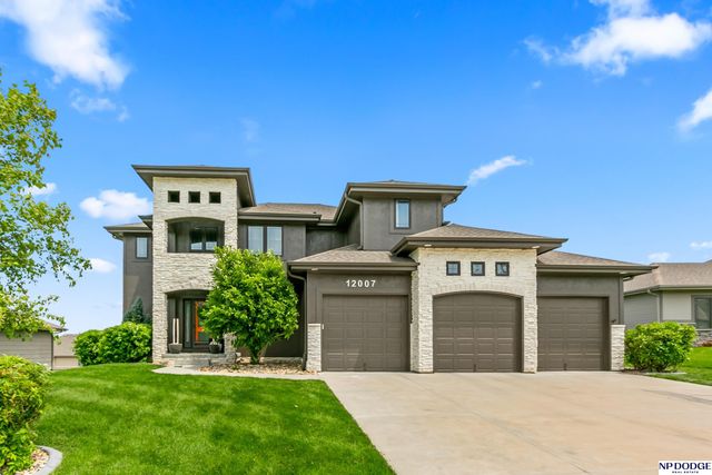 12007 Longshore Avenue, Papillion, NE 68046