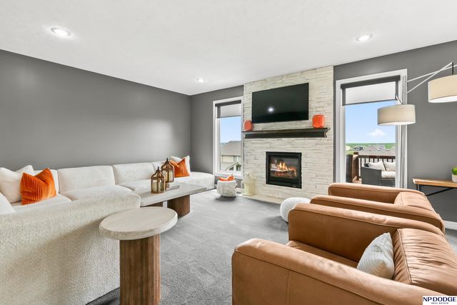 12007 Longshore Avenue, Papillion, NE 68046