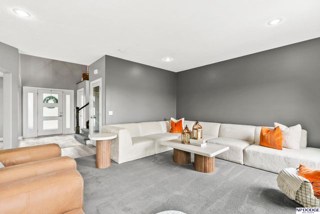 12007 Longshore Avenue, Papillion, NE 68046
