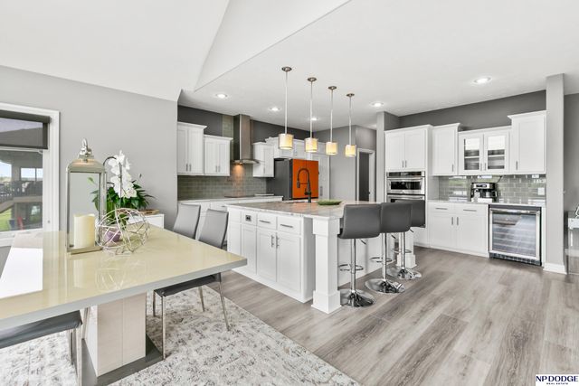 12007 Longshore Avenue, Papillion, NE 68046