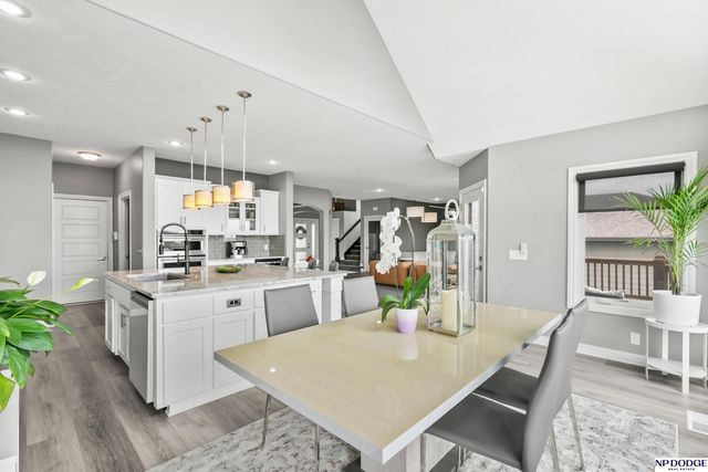 12007 Longshore Avenue, Papillion, NE 68046