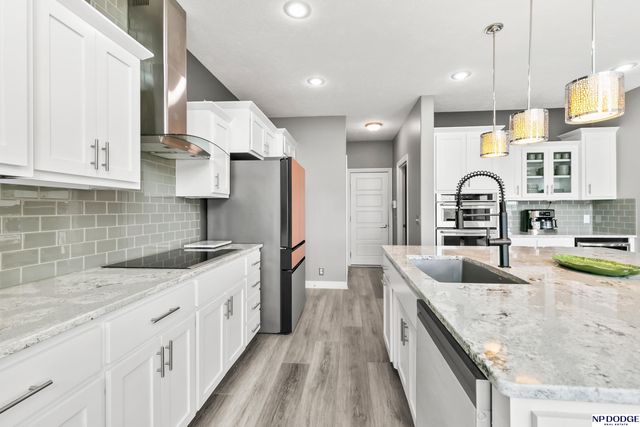 12007 Longshore Avenue, Papillion, NE 68046