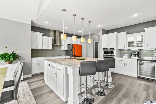 12007 Longshore Avenue, Papillion, NE 68046