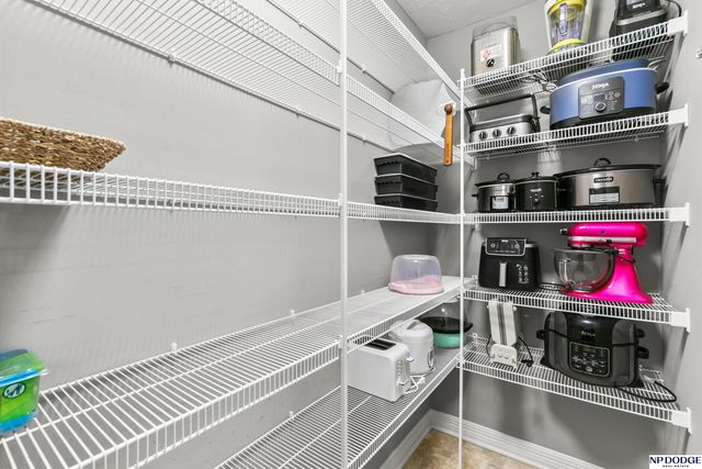 12007 Longshore Avenue, Papillion, NE 68046