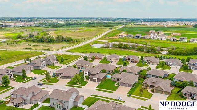 12007 Longshore Avenue, Papillion, NE 68046