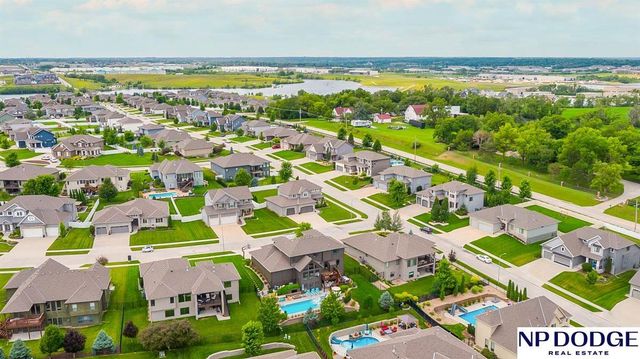 12007 Longshore Avenue, Papillion, NE 68046