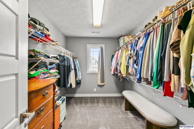 12007 Longshore Avenue, Papillion, NE 68046