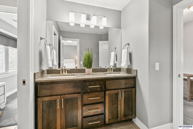 12007 Longshore Avenue, Papillion, NE 68046