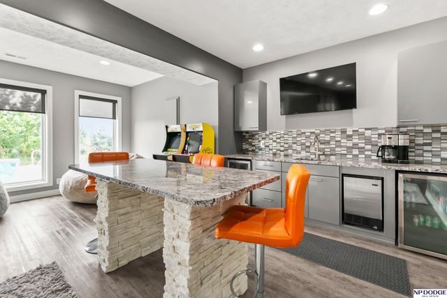12007 Longshore Avenue, Papillion, NE 68046