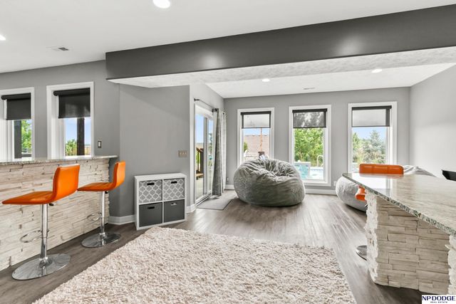 12007 Longshore Avenue, Papillion, NE 68046