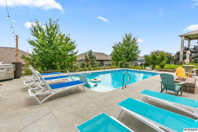 12007 Longshore Avenue, Papillion, NE 68046