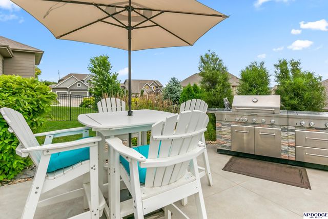12007 Longshore Avenue, Papillion, NE 68046