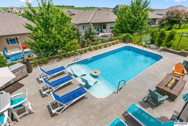 12007 Longshore Avenue, Papillion, NE 68046