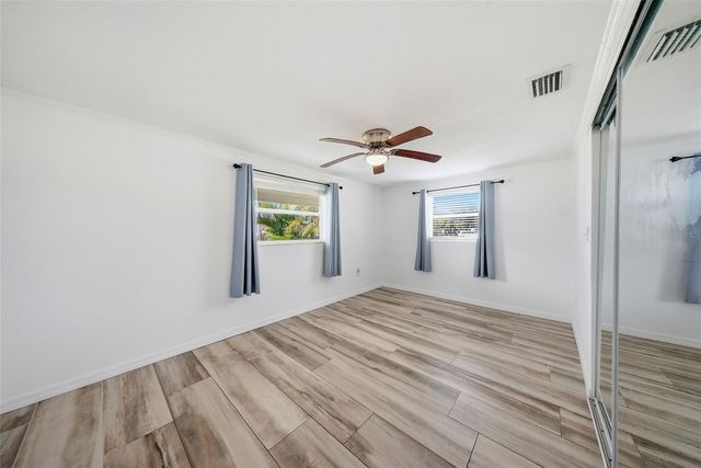 1565 CONNECTICUT AVENUE NE, St Petersburg, FL 33703