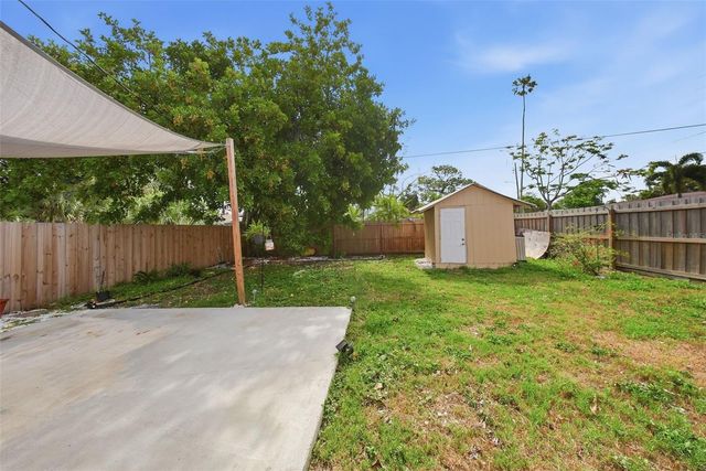 1565 CONNECTICUT AVENUE NE, St Petersburg, FL 33703