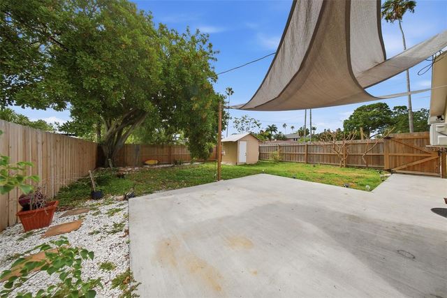 1565 CONNECTICUT AVENUE NE, St Petersburg, FL 33703