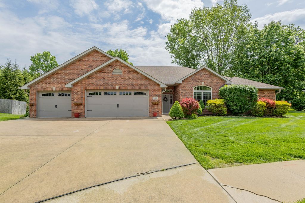 1602 BIRMINGHAM CT, Columbia, MO 65203