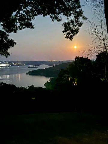 475 Cambridge Drive, Blue Eye, MO 65611