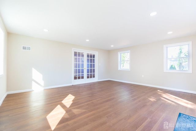 24 Rieder Road, Edison, NJ 08817