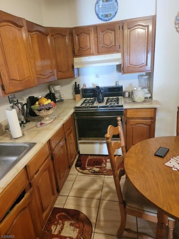 581 N 7Th St, Newark City, NJ 07107 — photo 2