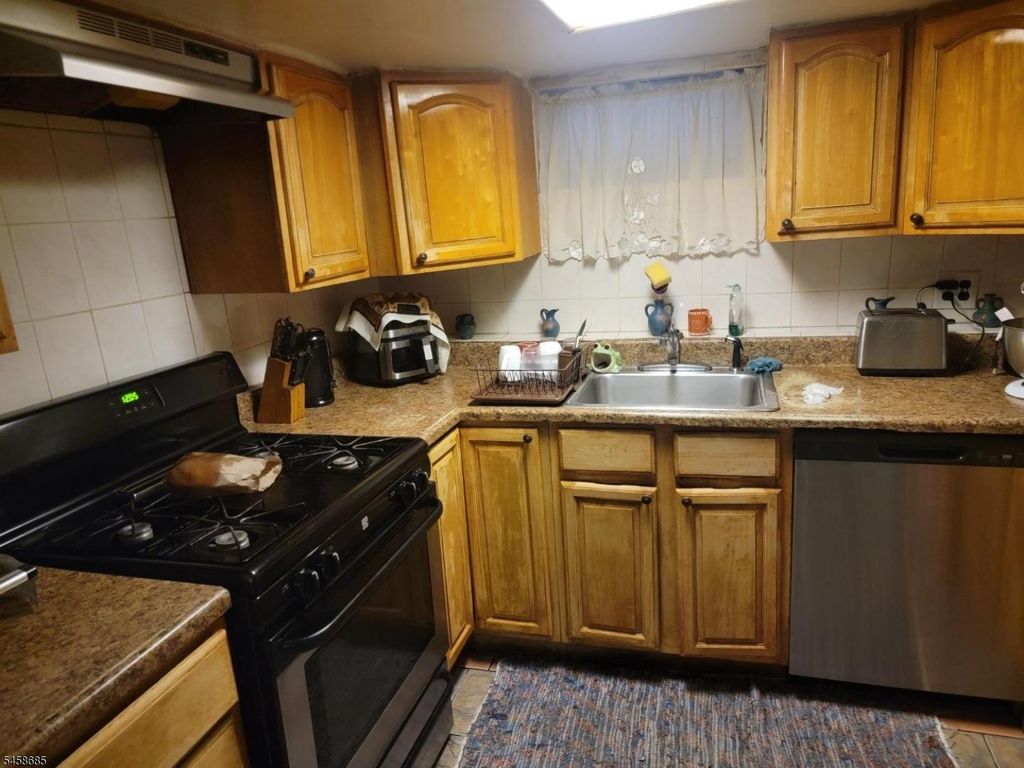 581 N 7Th St, Newark City, NJ 07107 — photo 4