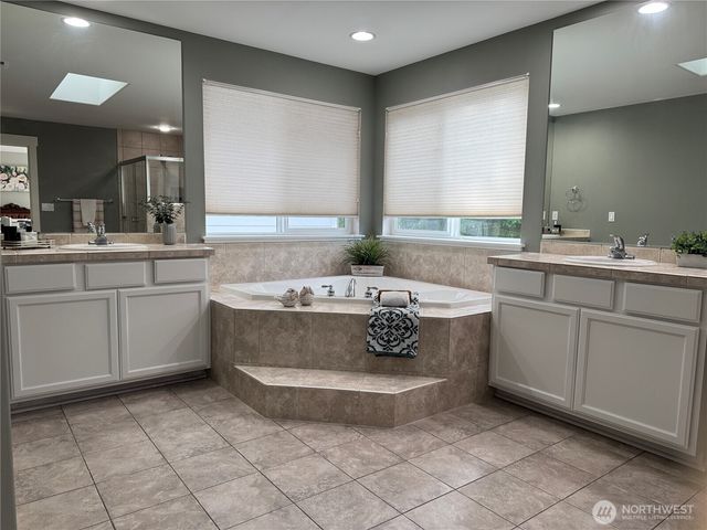 20507 9th Avenue W, Lynnwood, WA 98036