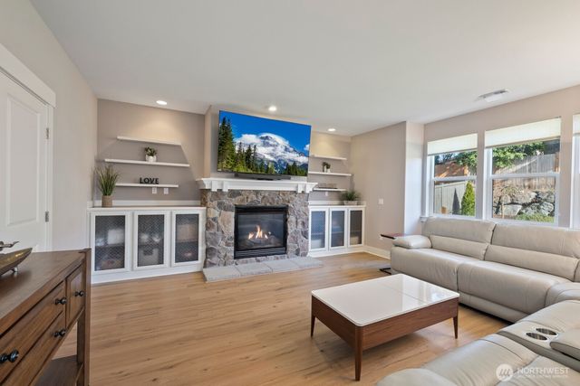 20507 9th Avenue W, Lynnwood, WA 98036