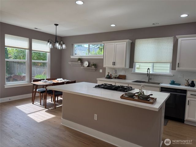 20507 9th Avenue W, Lynnwood, WA 98036