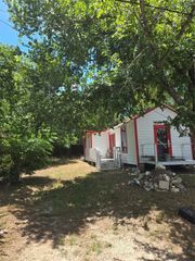 729 Chihuahua ST, Lockhart, TX 78644