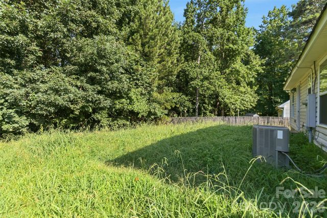 6421 Elgywood Lane, Charlotte, NC 28213