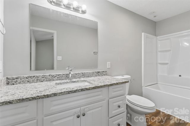6421 Elgywood Lane, Charlotte, NC 28213