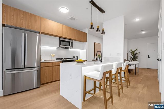 649 38th Street 511, Union City, NJ 07087