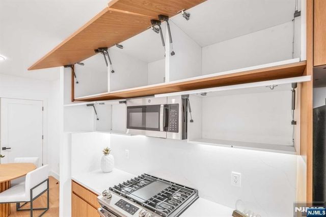 649 38th Street 511, Union City, NJ 07087