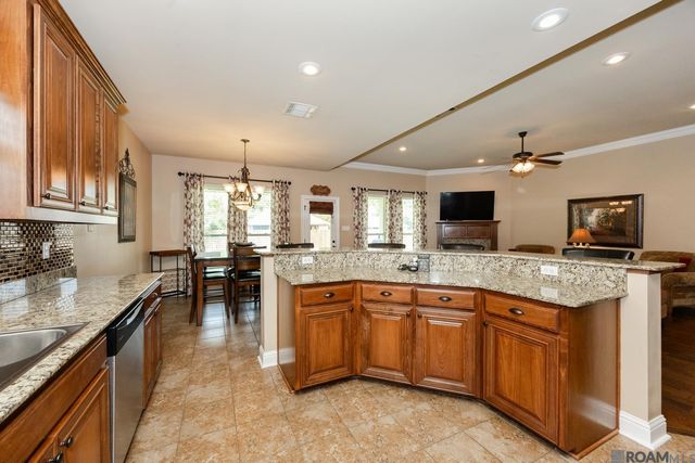 14371 Stonegate Manor Dr, Gonzales, LA 70737